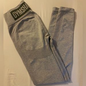 Gym shark leggings